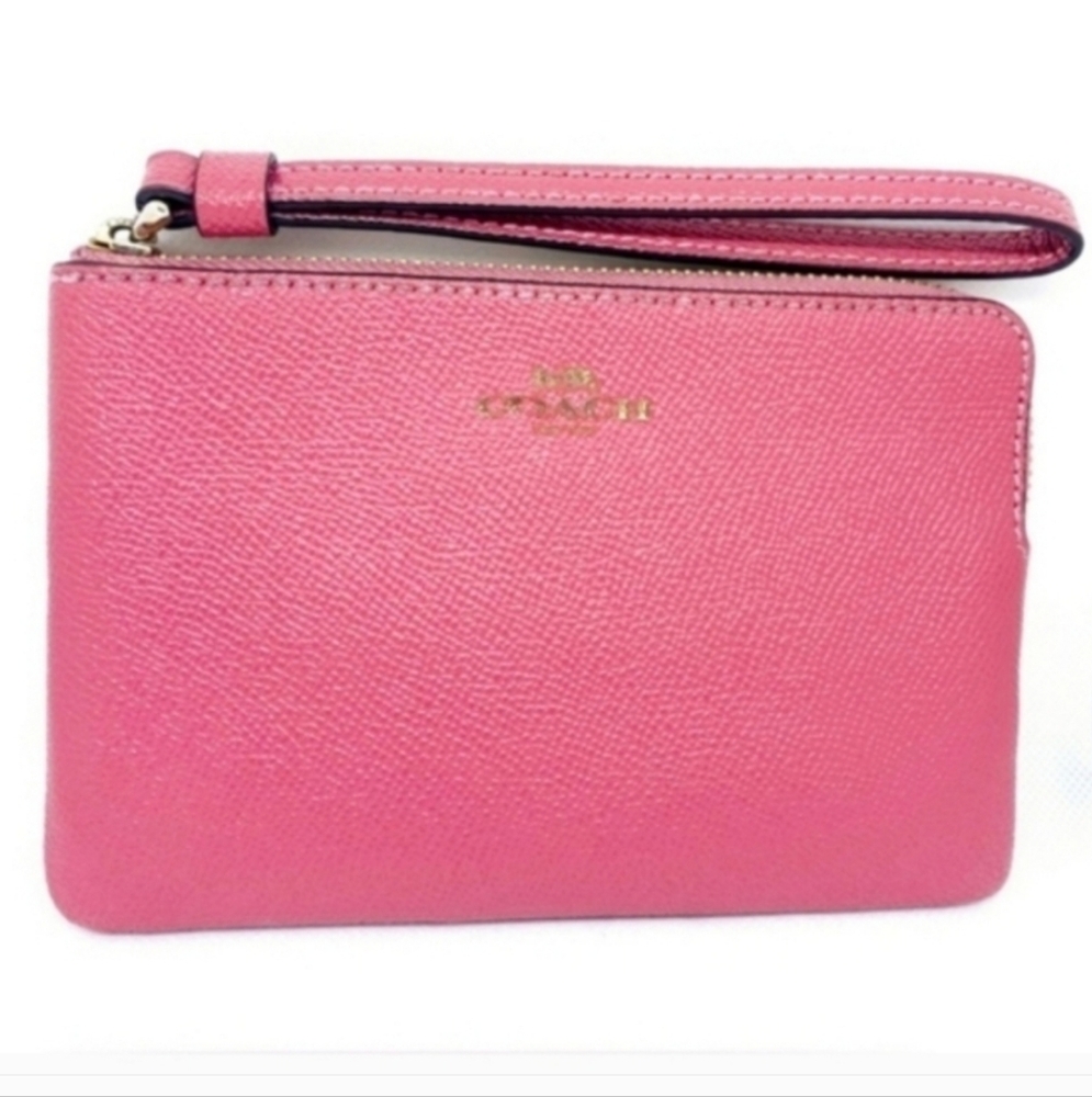Coach Pink Pebbled Leather Corner Wristlet Clutch EUC